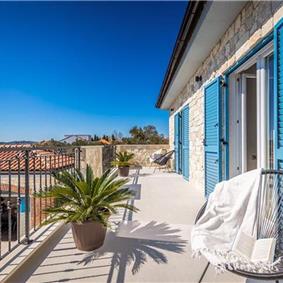 3 bedroom villa with pool, near Zadar, sleeps 8